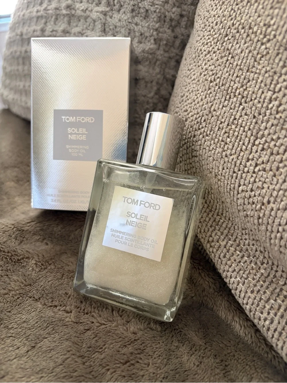 Tom Ford Soleil Neige Shimmering Body Oil - Pearl White